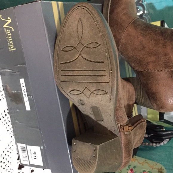 Natural Reflections heeled booties - Picture 2 of 5